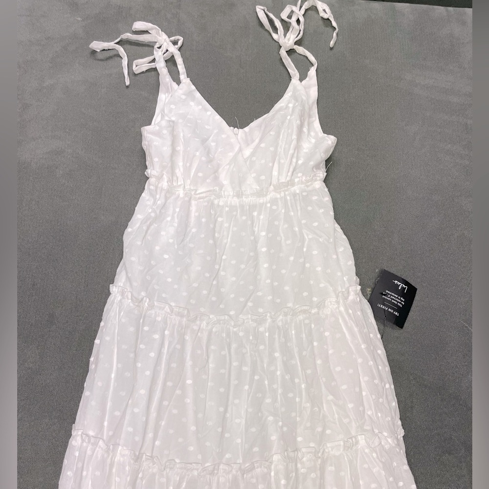 Lulu’s white Swiss dot tiered maxi dress XS